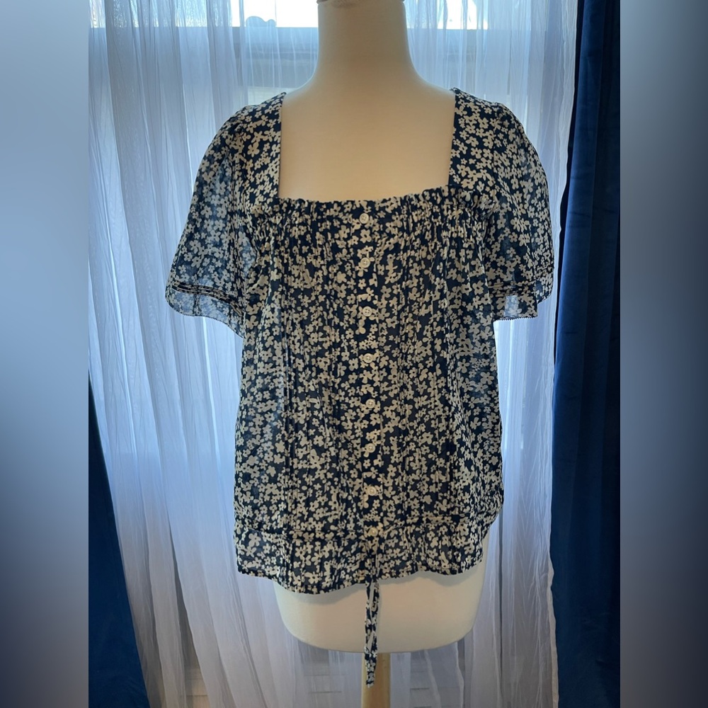 By Trivotta Birds of paradise blouse navy blue and white flower print size Small